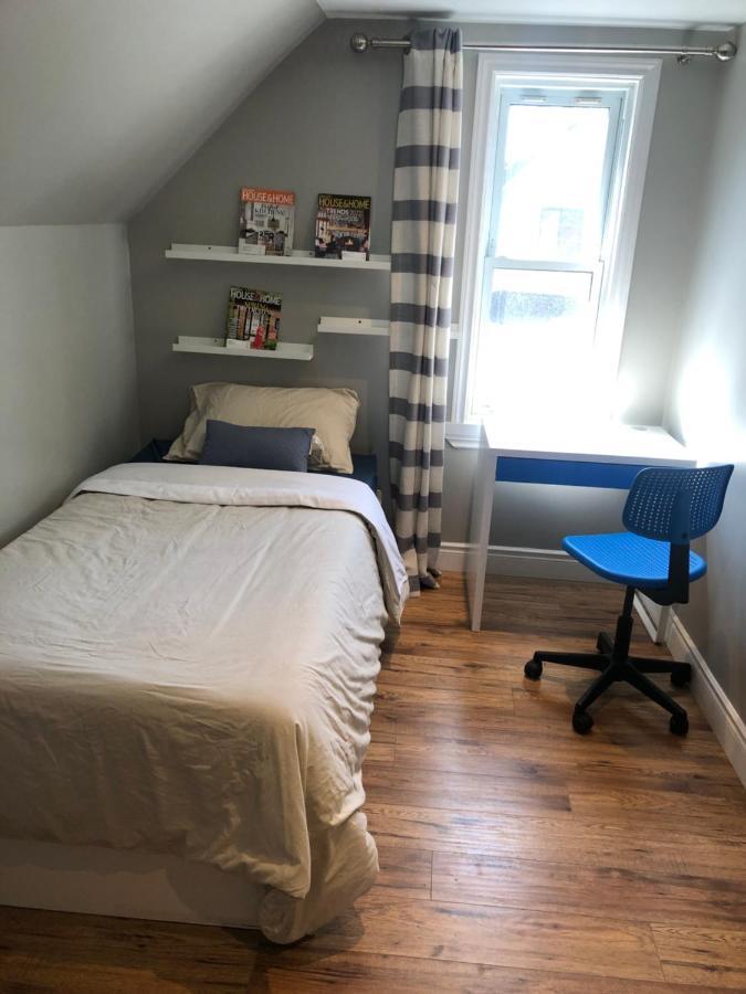 Entire Detached 3-Bedrooms Cute Home In Cornwall Area 외부 사진
