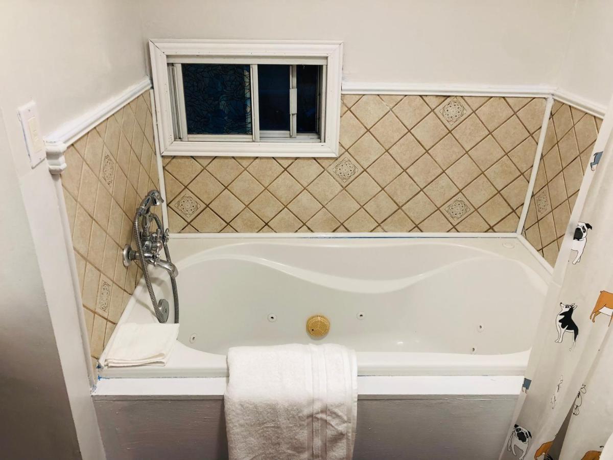 Entire Detached 3-Bedrooms Cute Home In Cornwall Area 외부 사진